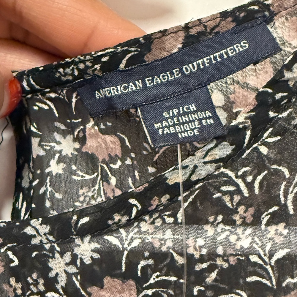 American Eagle Floral Cold Shoulder Sheer Blouse Black NWT Size S - Picture 11 of 12